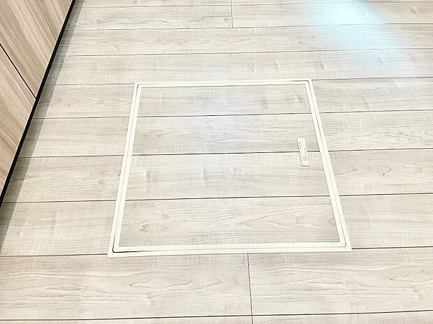 床下収納付き!日用品・非常用品の収納にも大活躍。