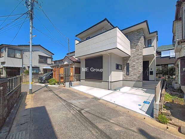 ～Exterior～　前面道路：南 4m 私道　前面道路は閑静な住宅地をはしる車通りの少ない道路。駐車の出し入れもらくらくです！ご不明点・現地見学のご希望は、お気軽にお問い合わせください！