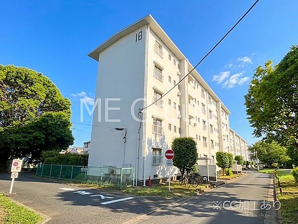 ～Exterior～　毎日のお散歩も快適な緑に恵まれたエリアで、自然に包まれた穏やかな暮らしを実現するための、ゆとりある住環境が整っています。緑の潤いを感じながらホッと生活できそう。