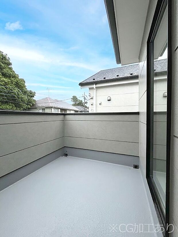 ゆったりバルコニーだから沢山お洗濯ものを干せます。