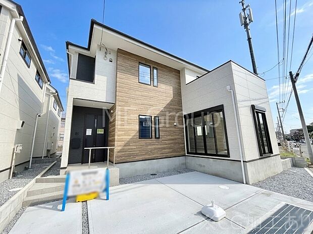 ◆2号棟◆～Exterior～　一戸建ての大きなメリットは、自分達の「土地」を「自由に」使える事です。ガーデニングやＤＩＹ，車やバイクの趣味など様々な用途で利用できます。