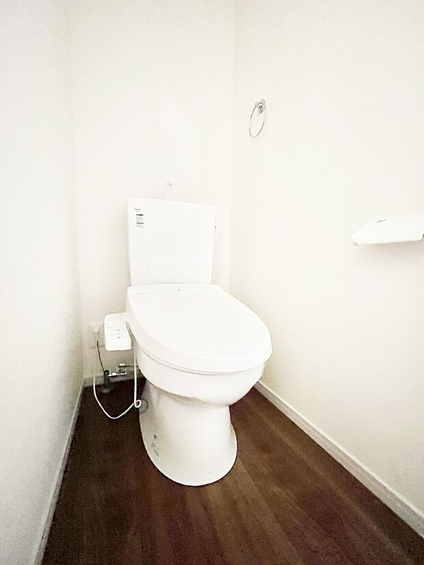 トイレは温水洗浄機能付き