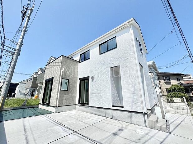 ◆4号棟◆~Exterior~ 閑静な住宅地で子育て家族にピッタリ。毎日のお散歩も快適な緑に恵まれたエリアで、自然に包まれた穏やかな暮らしを実現するための、ゆとりある住環境が整っています。