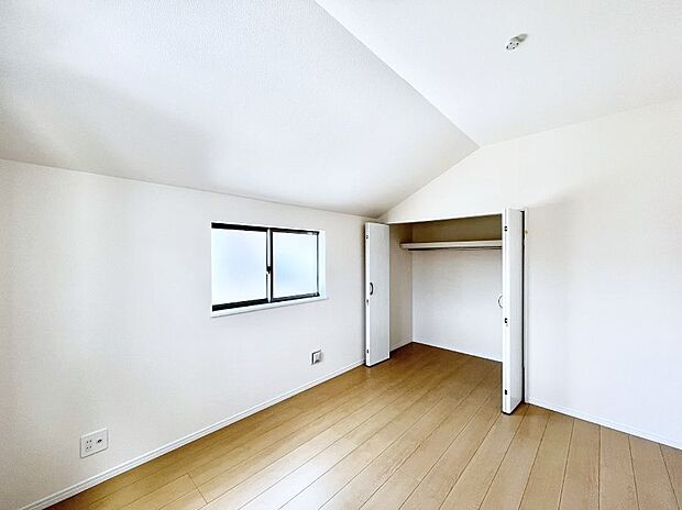 子供部屋にもおすすめな収納スペースたっぷりの居室