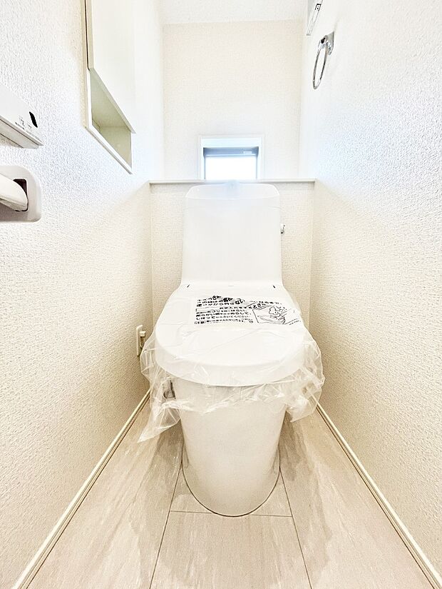 トイレは安心の2箇所！朝のバタバタも一安心です。 