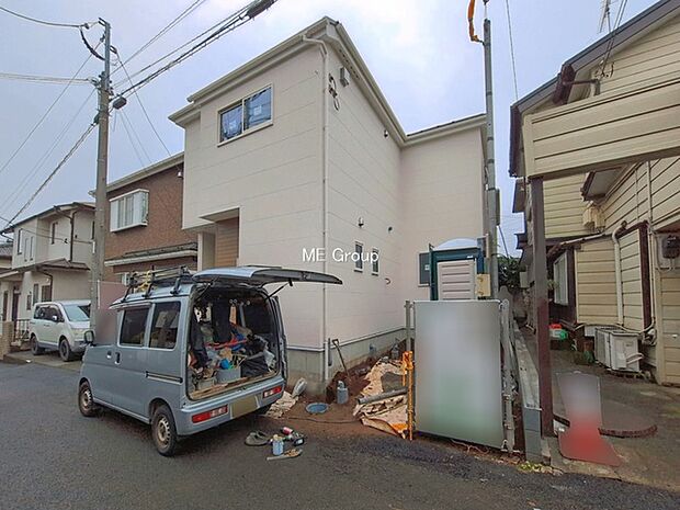 ~Exterior~ 一戸建ての大きなメリットは、自分達の「土地」を「自由に」使える事です。ガーデニングやDIY,車やバイクの趣味など様々な用途で利用できます。