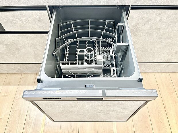 面倒なお片づけは食洗機にお任せ！家事の負担が減って、時間にも気持ちにもゆとりができます。