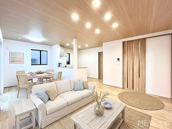 落ち着いた雰囲気のＬＤＫは家族みんなの快適空間※家具はCGです