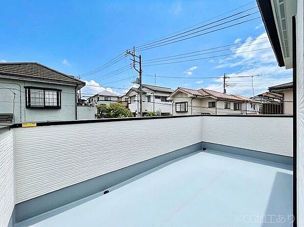 ◆1号棟◆~Balcony~ バルコニーは温かい陽がさしこみ、お布団や洗濯物を気持ちよく干すことができます。使いやすく開放的なバルコニーです♪陽ざしがたっぷり降り注ぐ、バルコニー付き住まい。