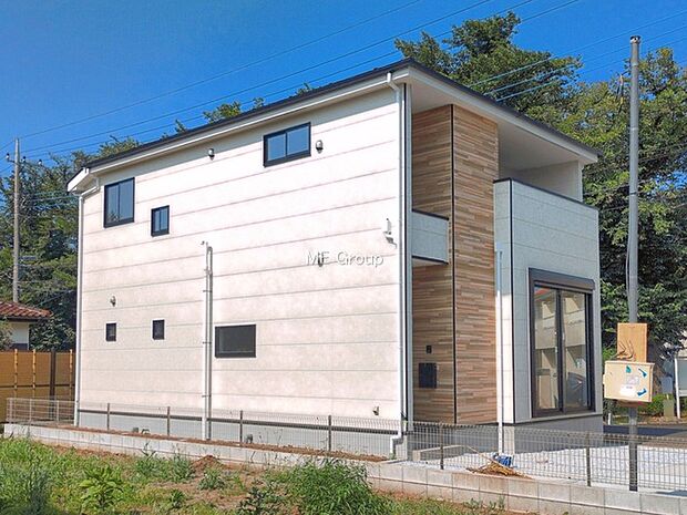 ~Exterior~ 周辺には学校や買物施設もそろい、生活・子育てに適した環境が広がっています。「永住地」として、物件のご見学だけでなく、周辺環境や通学先についてもぜひご相談ください!