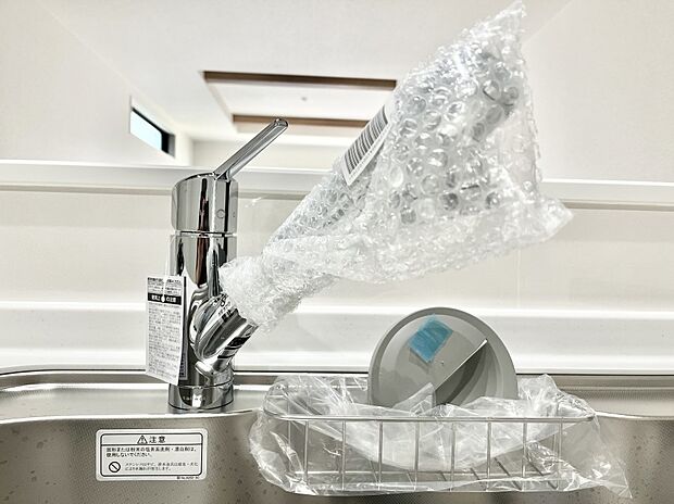 いつでも清潔なおいしいお水を。一つの水栓で水道水と浄水を使い分け。