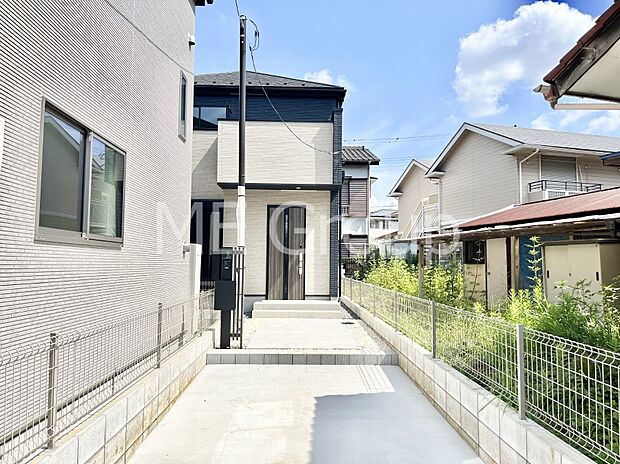 洗練された外観、上質な住空間が広がる室内は永く安心して過ごせる住居です。