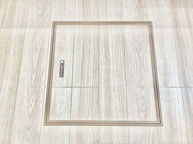 床下収納付き!日用品・非常用品の収納にも大活躍。