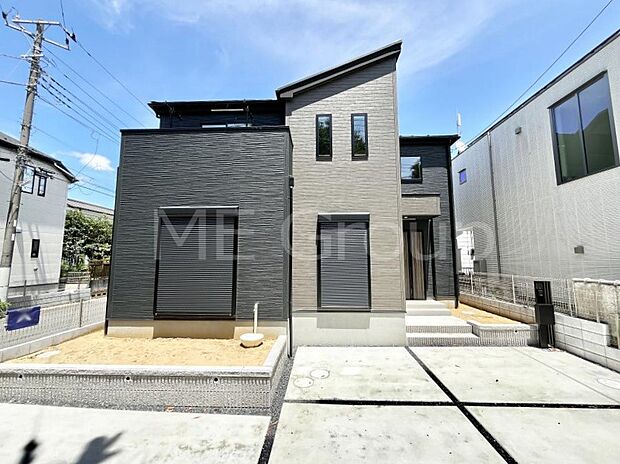 ~Exterior~ 緑に恵まれた閑静な住宅地は、伸び伸びスローライフを叶えてくれます。自然豊富な季節の移ろいを身近に感じられる環境で子育てすれば、お子様もきっと素直に成長してくれるはずです!