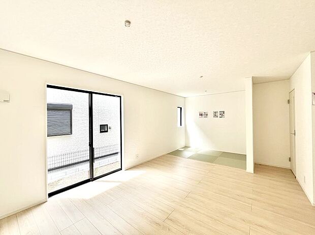 ◆1号棟◆~Living~ ここにはみんなが集い、食事と楽しい会話が始まる。話に夢中になりすぎて、ついつい時を忘れ夜半過ぎになってしまう。そんな束の間の幸せを感じさせてくれる場所でありたい。