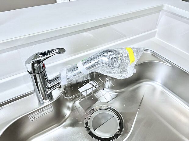 いつでも清潔なおいしいお水を。一つの水栓で水道水と浄水を使い分け。