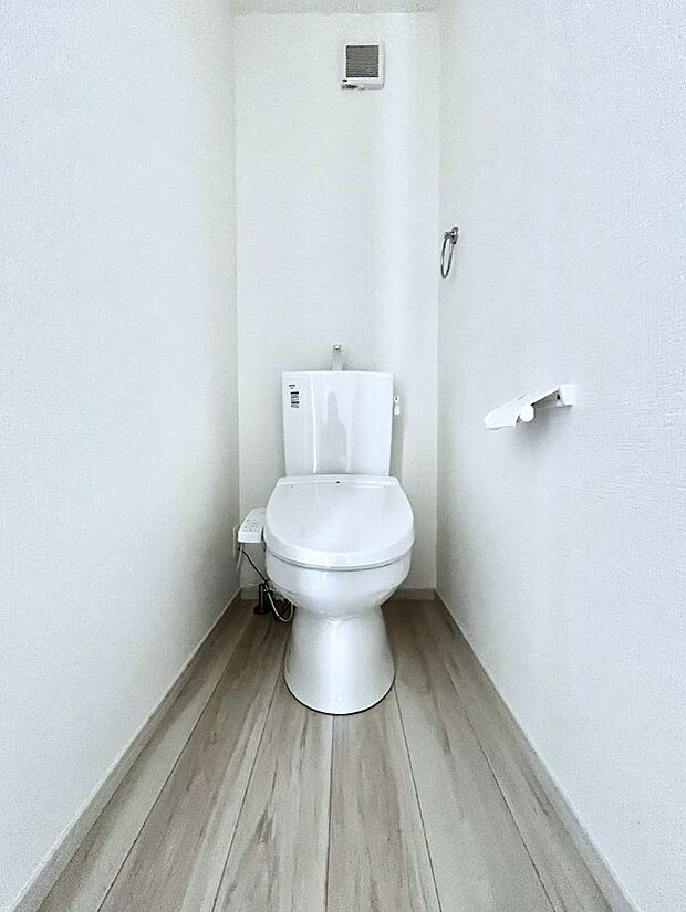 トイレは安心の2箇所！朝のバタバタも一安心です。 