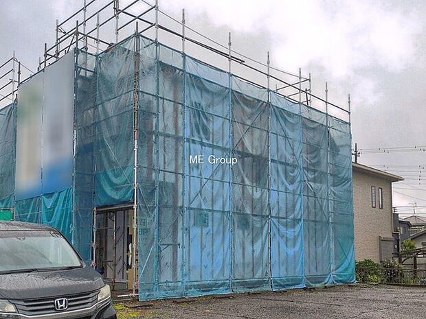◆B号棟◆～Exterior～　お家のグレードだけでなく、街並みや周辺環境も大切なポイントです。どんな場所に暮らすかで、日々の快適さや将来の住み心地は大きく変わってきます。  