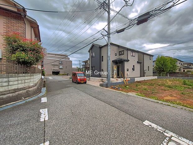 ◆B号棟◆～Exterior～　前面道路：南東 6m 公道　マイホームの夢実現！ここから始まる「日常」は家族にとって大切で貴重な時間。だからこそ、少しでも豊かに、少しでも快適に。