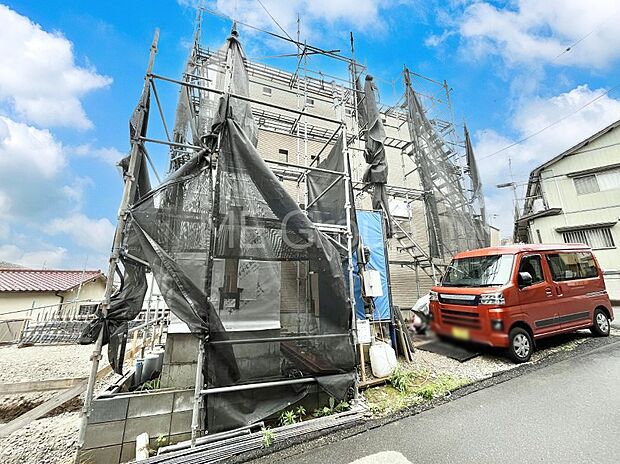 ◆A号棟◆~Exterior~ 閑静な住宅地で子育て家族に最適。緑に恵まれたエリアでお散歩も快適で、自然に包まれた穏やかな暮らしを叶える住環境です。緑の潤いを感じながらホッと過ごせそう。