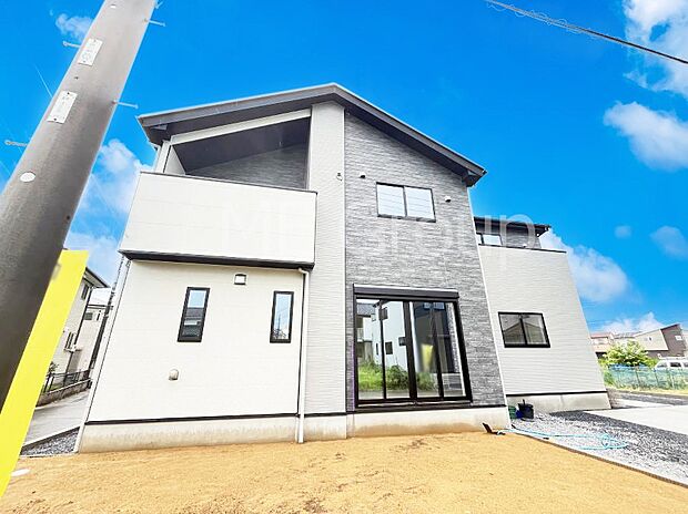 ◆1号棟◆～Exterior～　忙しく過ぎゆく日常を置き去るほど、ゆったりした時間が流れる住環境。『快適』は「家」と「街」と「環境」が調和した時に訪れるだと改めて感じさせてくれます。