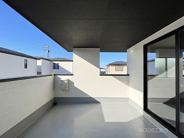 ~Balcony~ インナーバルコニーは洗濯物を干すスペースとして急な雨で洗濯物が濡れてしまうのを防いでくれます◎チェアでくつろいだり、夏には周りを気にせずビニールプールが楽しめますね♪