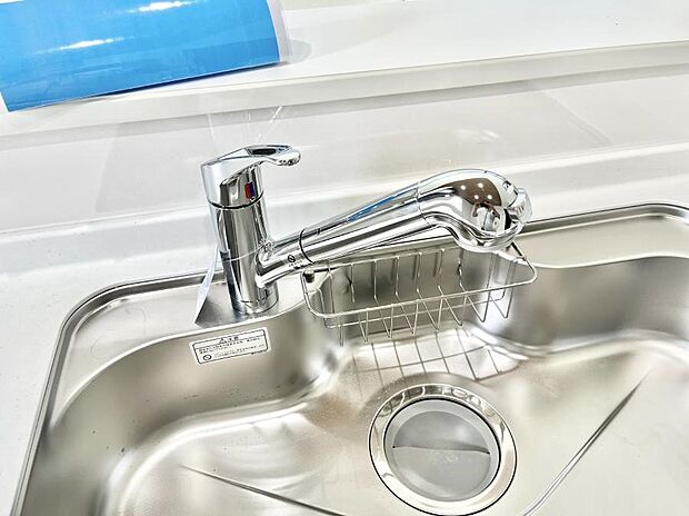 いつでも清潔なおいしいお水を。一つの水栓で水道水と浄水を使い分け。