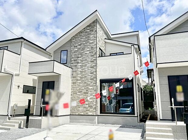 ◆2号棟◆～Exterior～　忙しく過ぎゆく日常を置き去るほど、ゆったりした時間が流れる住環境。『快適』は「家」と「街」と「環境」が調和した時に訪れるだと改めて感じさせてくれます。