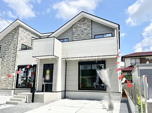 ◆3号棟◆～Exterior～　一戸建ての大きなメリットは、自分達の「土地」を「自由に」使える事です。ガーデニングやＤＩＹ，車やバイクの趣味など様々な用途で利用できます。