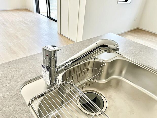 ◆1号棟◆いつでも清潔なおいしいお水を。一つの水栓で水道水と浄水を使い分け。