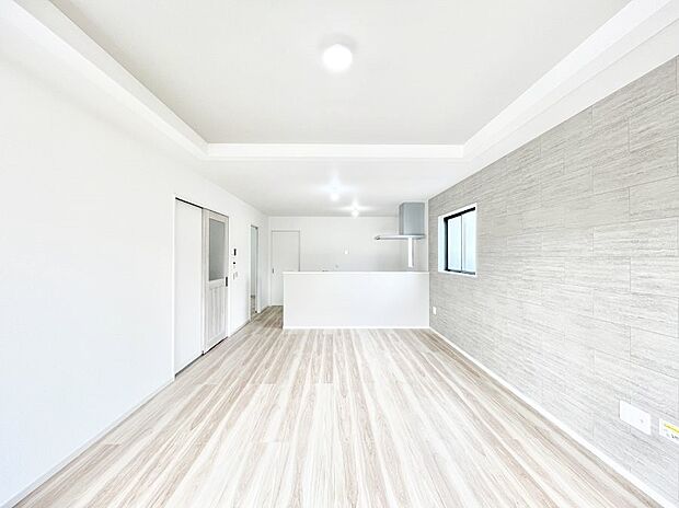 ◆1号棟◆~Living~ 家族の食事や団らんのほか、子どもを遊ばせたり、友人を招いたりするLDKは住まいの中心。長時間過ごす場所だから、その空間は住まい全体の居心地を左右します。