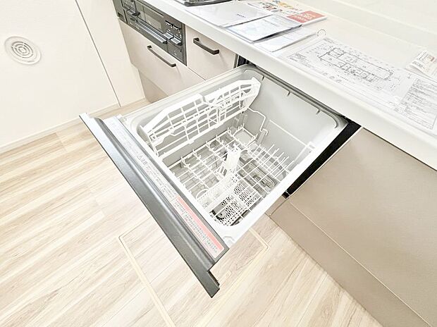 ◆1号棟◆面倒なお片づけは食洗機にお任せ!家事の負担が減って、時間にも気持ちにもゆとりができます。