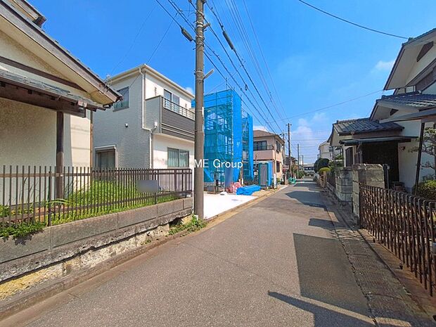～Exterior～　前面道路：東 4m 公道　前面道路は閑静な住宅地をはしる車通りの少ない道路。駐車の出し入れもらくらくです！ご不明点・現地見学のご希望は、お気軽にお問い合わせください！
