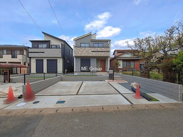 ◆2号棟◆～Exterior～　一戸建ての大きなメリットは、自分達の「土地」を「自由に」使える事です。ガーデニングやＤＩＹ，車やバイクの趣味など様々な用途で利用できます。