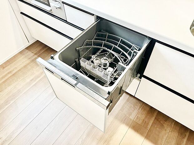 面倒な片づけは食洗機にお任せ!家事の負担が減って心と時間にゆとりができます。