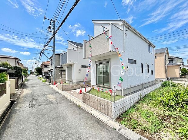 前面道路はきちんと整備されています