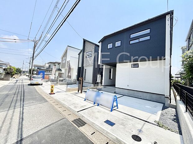 ~Exterior~ 前面道路:北西 4m 公道 前面道路は閑静な住宅地をはしる車通りの少ない道路。駐車の出し入れもらくらくです!ご不明点・現地見学のご希望は、お気軽にお問い合わせください!