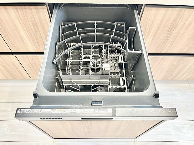 ◆1号棟◆後片付けが楽になる食洗機も標準装備で付いております。使ったお皿を入れてスイッチを押すだけ!時間の有効活用にも重宝します。