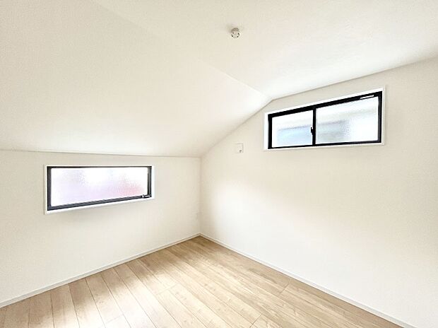 ◆1号棟◆~Bed Room~ 子供部屋はお子様にとって大変重な役割があります。子供一人で過ごす空間を与えることで、宿題や勉強時間も自然と増えまた自ら部屋の片付けや掃除なども促すことに繋がります。