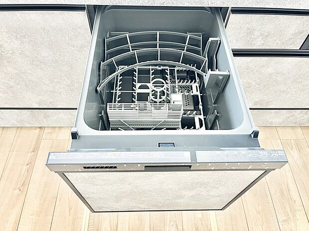 面倒なお片づけは食洗機にお任せ！家事の負担が減って、時間にも気持ちにもゆとりができます。
