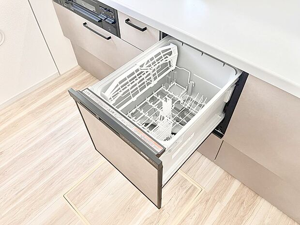 面倒なお片づけは食洗機にお任せ！家事の負担が減って、時間にも気持ちにもゆとりができます。