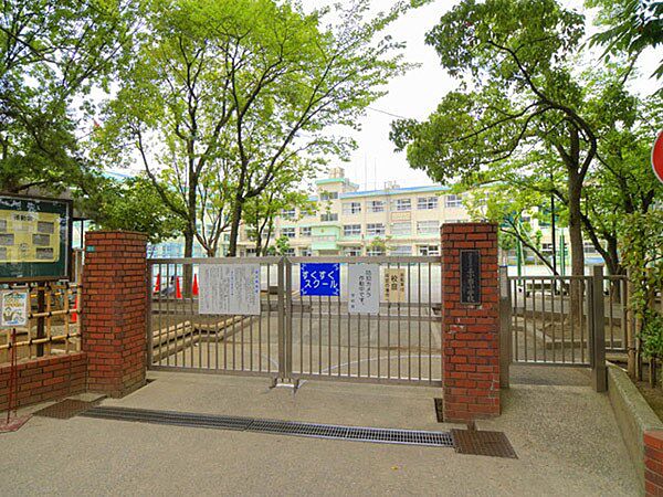 小学校 250m 江戸川区立小岩小学校