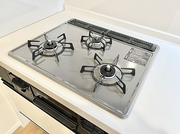 三口ガスコンロでお料理が一気にはかどりそう  　