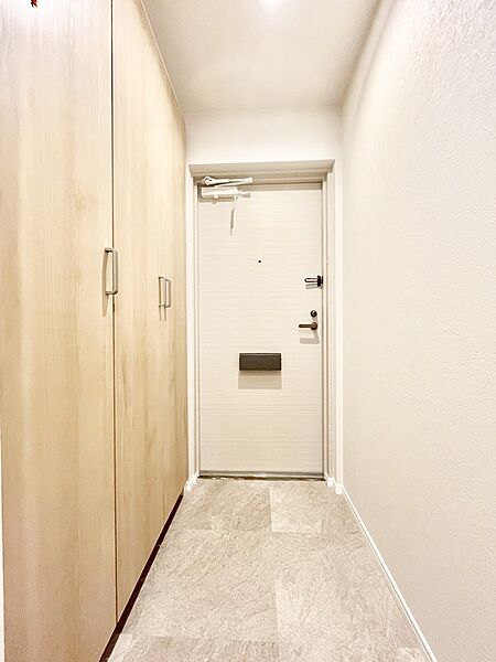 玄関には収納もたっぷりあるのでスッキリした衛生的な空間を保てそう