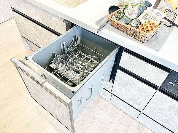 面倒なお片づけは食洗機にお任せ！家事の負担が減って、時間にも気持ちにもゆとりができます。