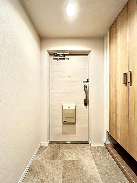 家族の帰宅やお客様をあたたかく迎える玄関