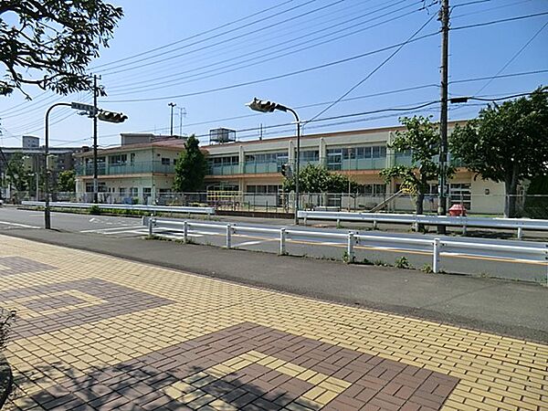 幼稚園・保育園 700m 小室保育園