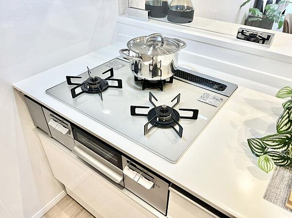 三口ガスコンロでお料理が一気にはかどりそう  　