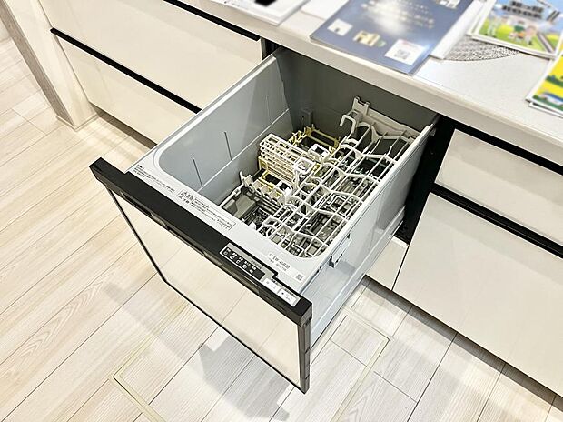 ◆5号棟◆面倒なお片づけは食洗機にお任せ!家事の負担が減って、時間にも気持ちにもゆとりができます。