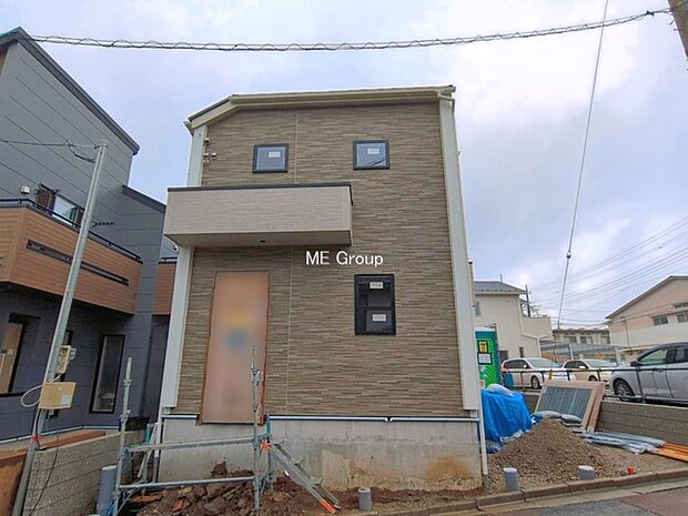 ◆2号棟◆~Exterior~ 緑に恵まれた閑静な住宅地は、伸びやかなスローライフを叶えてくれます。季節の移ろいを身近に感じられる環境で子育てすれば、お子様もきっと素直に成長してくれるはずです!